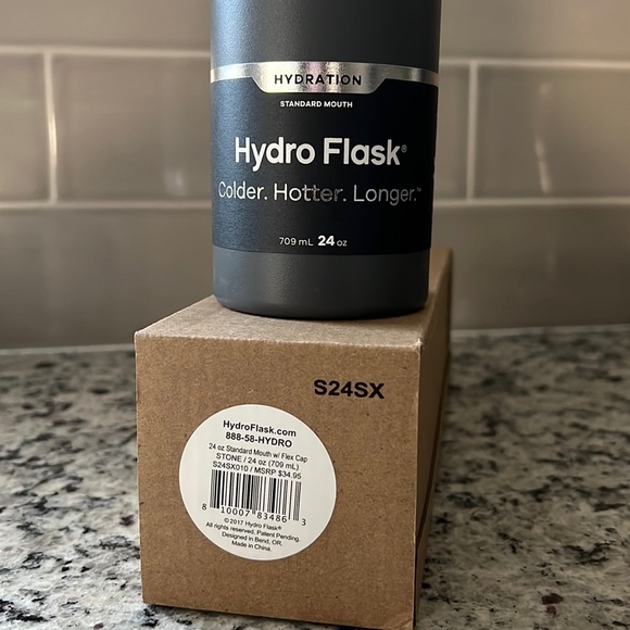 BRAND NEW Hydro Flask - Picture 2 of 4